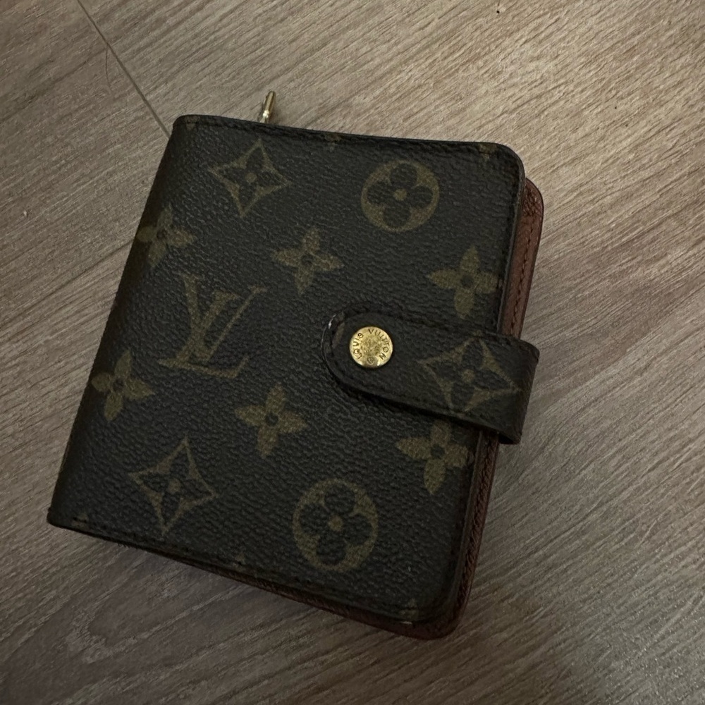Louis Vuitton Brown and Gold Monogram Wallet - Picture 4 of 14